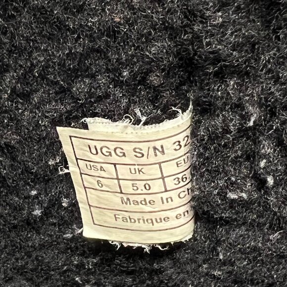 UGG Bailey Bow II Genuine Shearling Boots in Black Suede Women's Size 6 - Picture 9 of 10